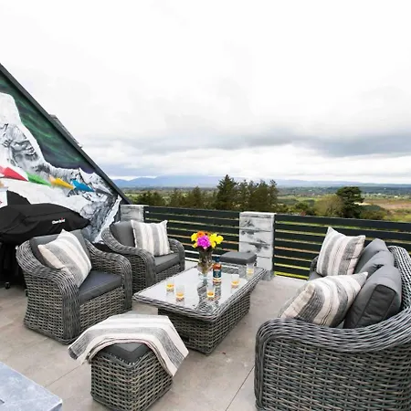 The Mountain Guest house *